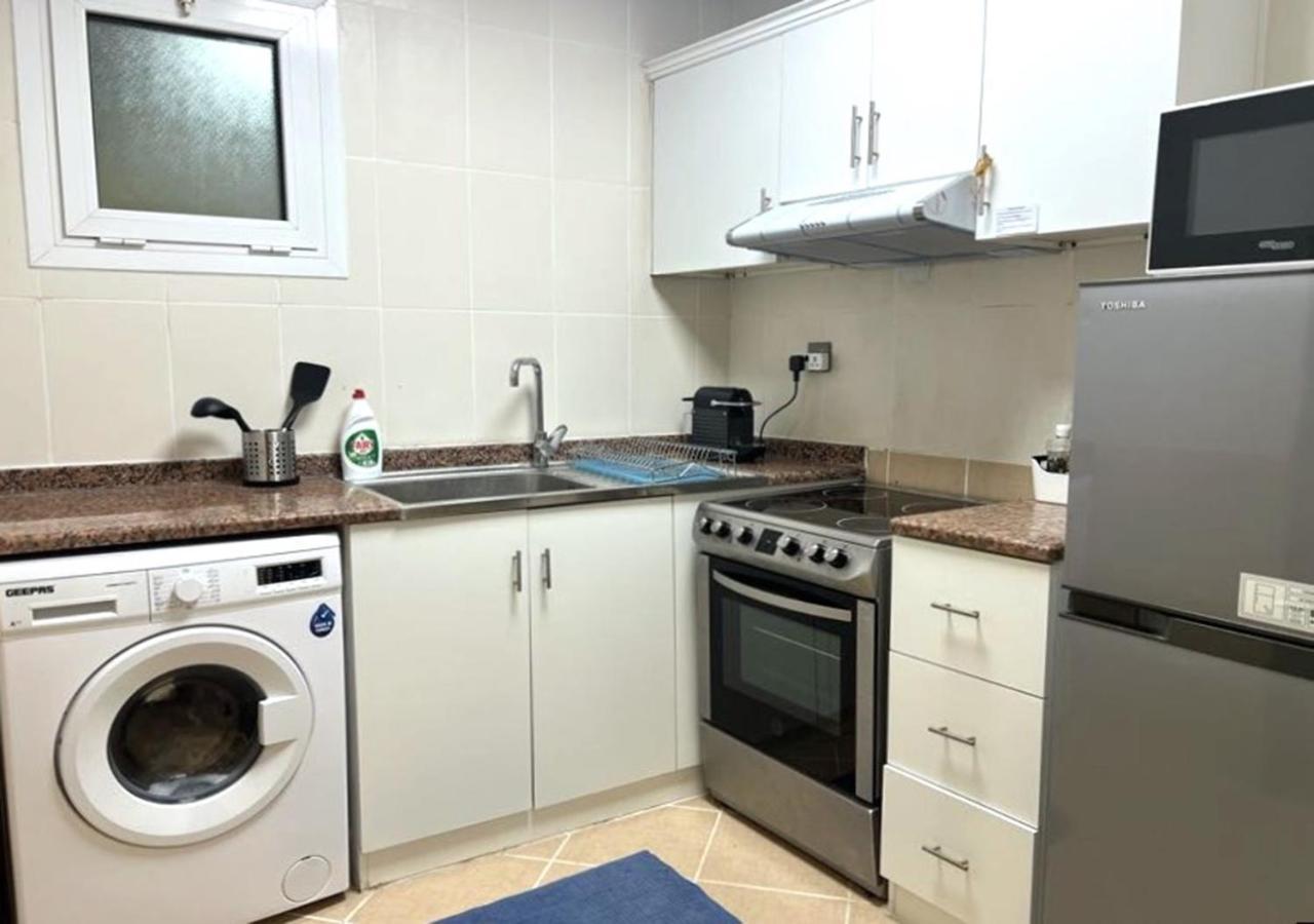 Lakeview 1br, 3 Min To Metro Hot Summer * Dubai