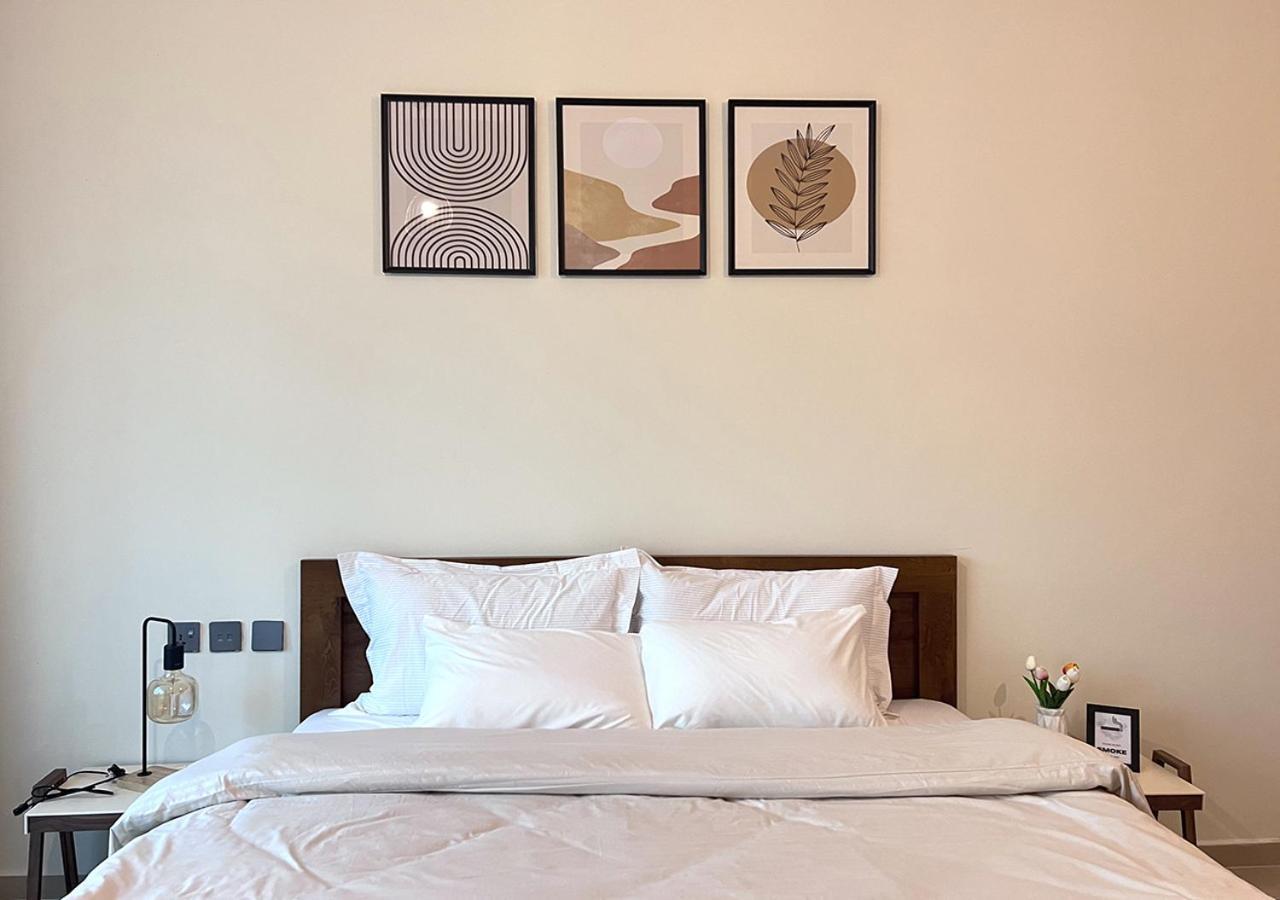 Apartment Lakeview 1br, 3 Min To Metro Hot Summer Dubai