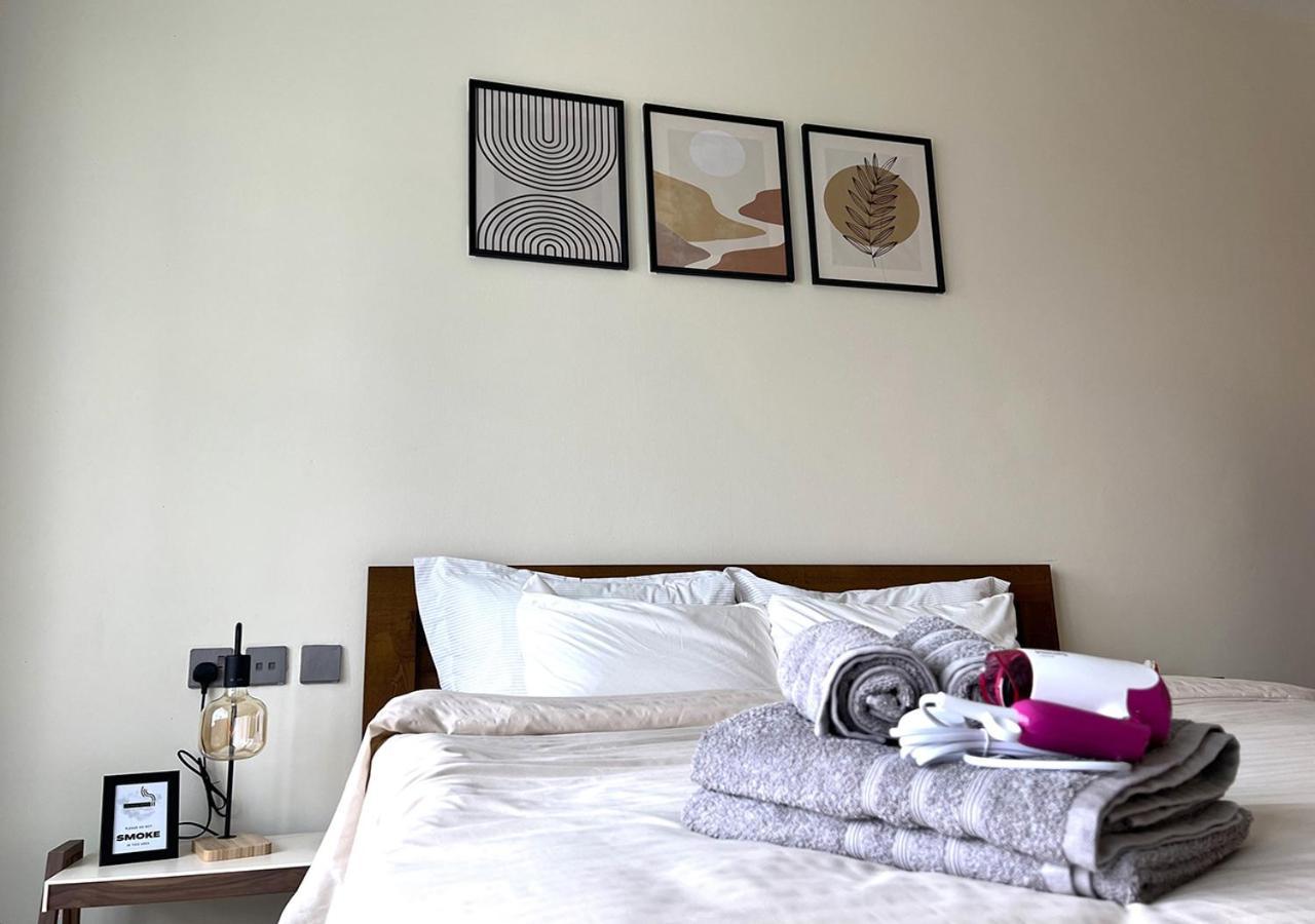 Apartment Lakeview 1br, 3 Min To Metro Hot Summer Dubai